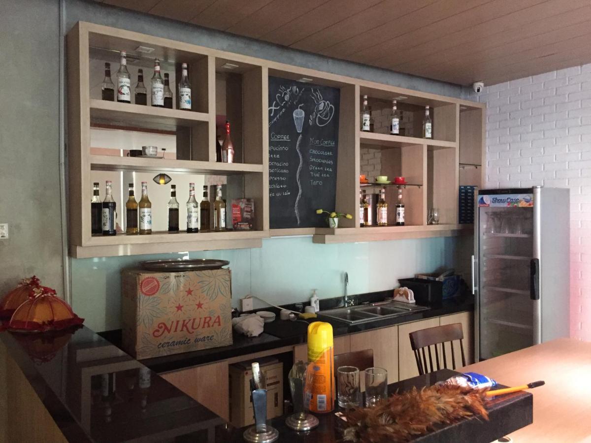 红多兹Plus@望加锡奥尔登酒店 马卡萨 外观 照片